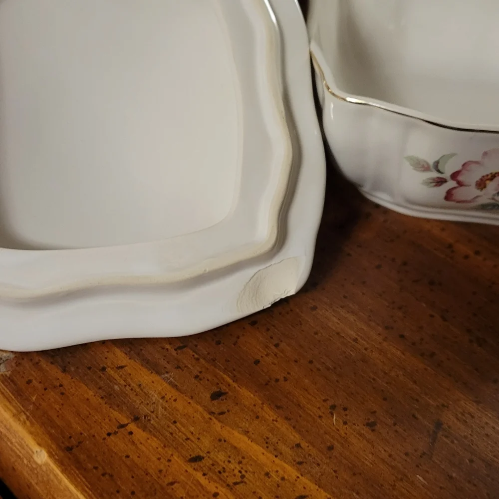 Vintage Vanity Set with antique mirror and complimenting trinket dish. - Picture 7 of 9